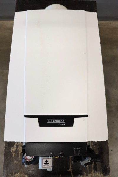 Remeha Tzerra M 15DS Brennwert-Gas-Therme 15kW Therme Bj.2013