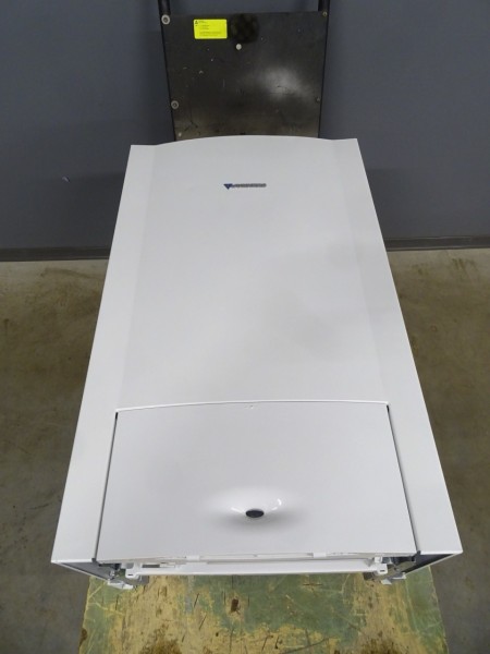Junkers Cerastar ZSN 18-7 AE 23 Gas-Heiz-Therme18kW Heizung Bj.2012 Außenwand