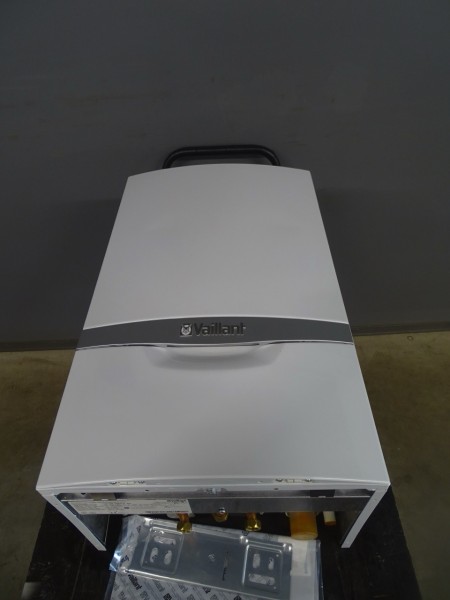 Vaillant ecoTEC plus VC DE 146/5-5 R4 Gas-Brennwert-Heiz-Therme 14 kW Bj. 2015