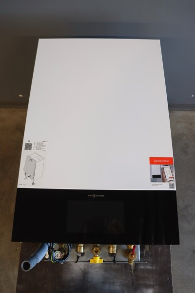 Viessmann Vitodens 200-W B2HF-25 Gas-Brennwert-Heiztherme 25kW Z022000 Bj. 2022