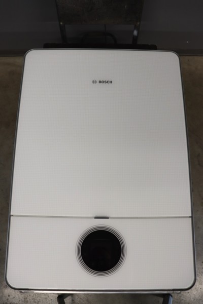 BOSCH Gas-Brennwert-Therme Condens 9000i W 40 H 23 40kW Heizung Bj.2020