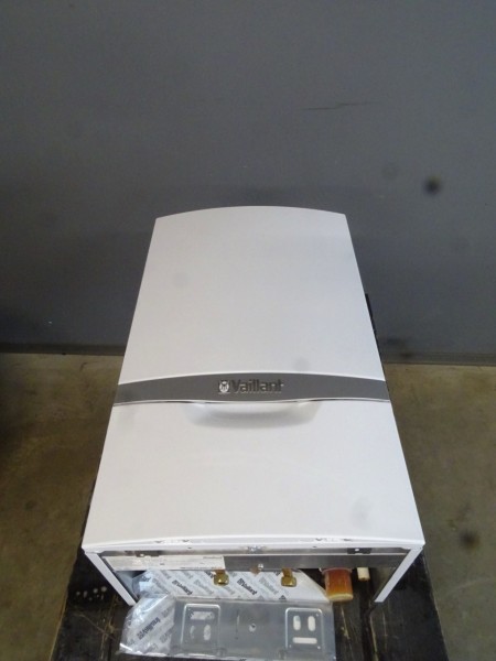 Vaillant ecoTEC plus VC DE 146/5-5 R5 Gas-Brennwert-Heiz-Therme 14kW Bj.2015