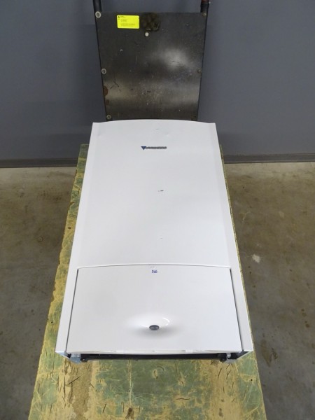 Junkers Ceramini ZSN 7/11-7 AE 23 Gas-Heiz-Therme 10kW Heizung Bj.2013 Außenwand