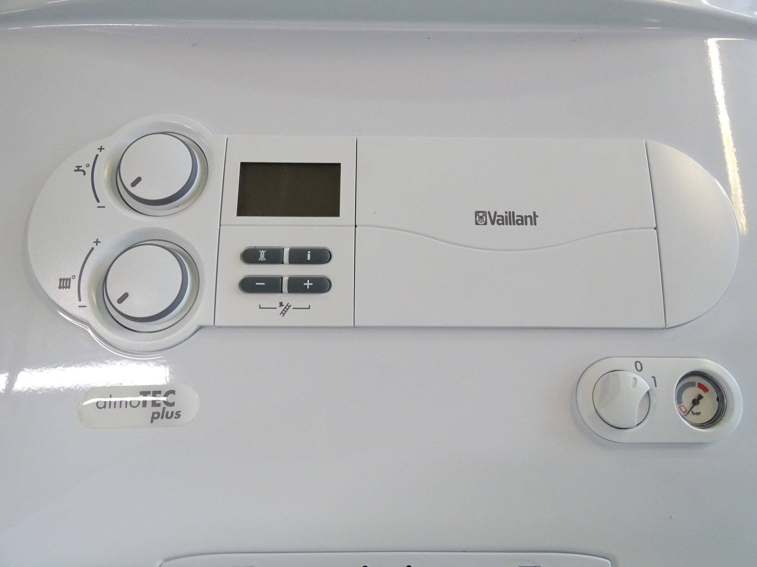 Vaillant atmoTEC plus VCW DE 194/45 AH GasKombiHeizTherme 20kW Bj.2016 intecheizung.de