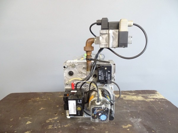 Viessmann Vitoflame VGA I-1 Gas-Gebläse-Brenner 29,4 kW Heizung Bj.2006 Gasarmatur