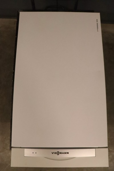 Viessmann Vitodens 300 WB3A Gas-Brennwert-Heiz-Therme 26kW Heizung Bj.2005