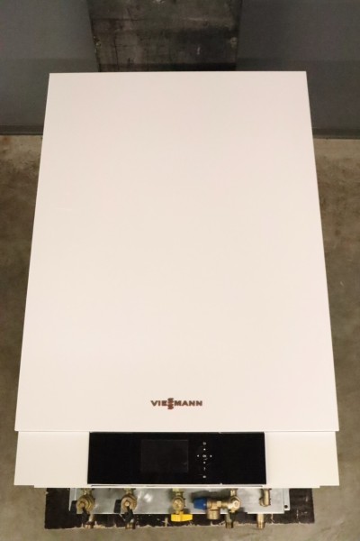 Viessmann Vitodens 222-W B2LA-26 Gas-Brennwert-Therme Speicher 26kW Heizung Bj15