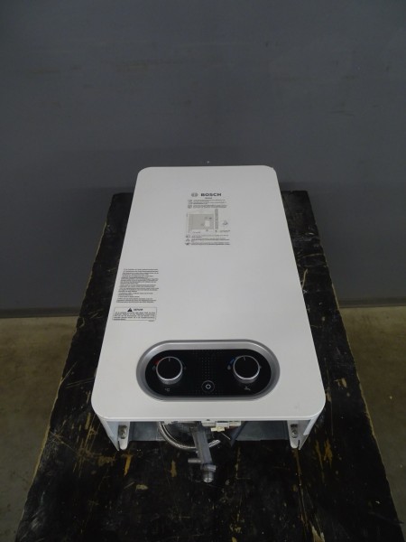 Bosch Therm 4300 T4304 14 23 Gas-Durchlauf-Erhitzer Warmwasserbereiter 23,6kW Bj.2020