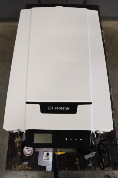 Remeha Tzerra Ace 24DS Brennwert-Gas-Kombi-Therme 24 kW Therme Bj.2022