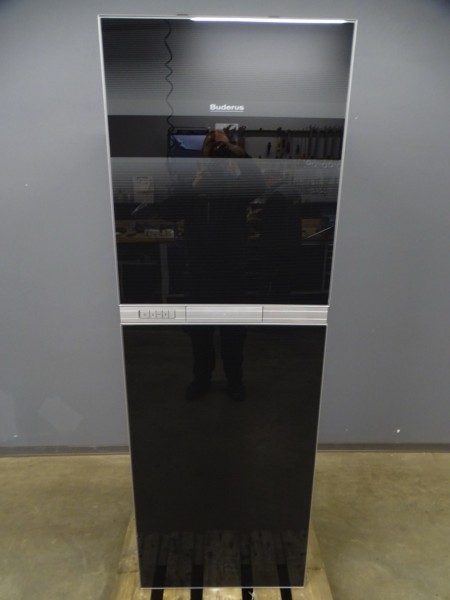Buderus Logamax plus GB192-25iT150S 25 kW, H-Gas,150l-Speicher,schwarz