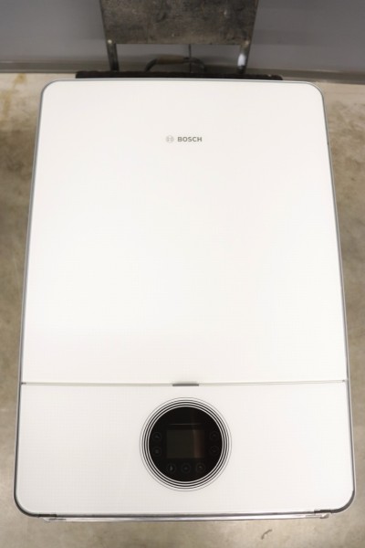 BOSCH Gas-Brennwert-Therme Condens 9000i W 30 E 23 30kW Heizung Bj.2019