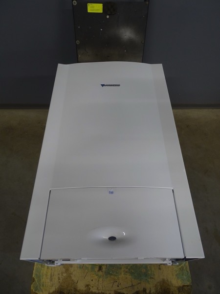 Junkers Cerastar ZSN 24-7 AE 23 Gas-Heiz-Therme Heizung Bj 2012 Außenwandgerät