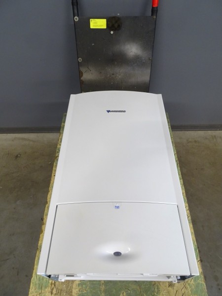 Junkers Ceramini ZSN 7/11-7 AE 23 Gas-Heiz-Therme 10kW Heizung Bj.2010 Außenwand